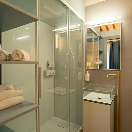 Maison Ventiquattro Suite&spa Hotel *